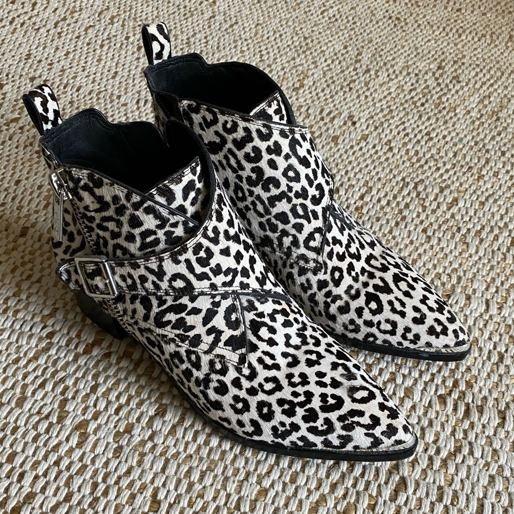 Marc Fisher LTD x Elizabeth Sulcer Yanilaly booties size 6.5